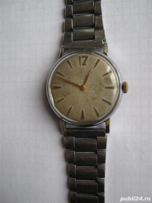 Ceas mecanic Wostok barbatesc foarte vechi