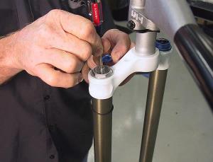 reparatii furci si socuri fox si rock shox autorizat