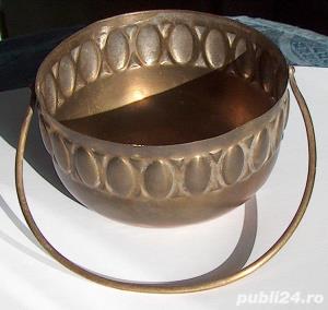 vas vechi din alamă