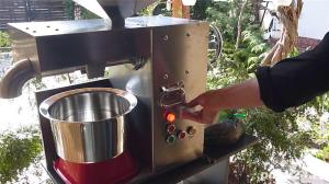 Presa ulei la rece universala putere 2kw, 220V, garantie 1 AN