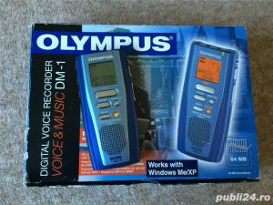 Nou la cutie cu toate accesoriile reportofon digital Olympus DM-1