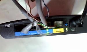 Vand router Cisco Linksys E900 - imagine 2