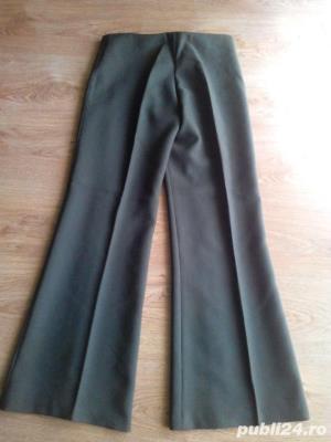 Costum dama (2 piese) verde-crem - marime 40  - imagine 2