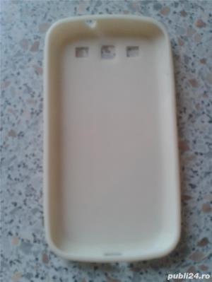 Vand Husa Silicon Samsung Galaxy S3 PRET 5 Lei. Husa e culoarea Crem folosita dar e in stare buna