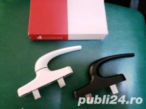 Maner fereastra geam(Cremon) aluminiu XS 500 alb negru - Magazin accesorii aluminiu pvc in Otopeni.