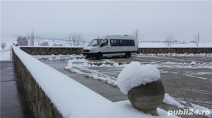 Inchiriez microbuz cu sofer