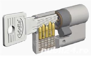 Reparatii rulou,deblocari usi metalice,broaste,manere,butuci usi,montaj usi interior,reparatii usi, - imagine 7