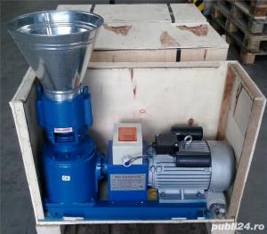 Presa Peleti 220V cu 2 Matrite, Germania