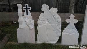 Monumente funerare/ cruci marmura din stoc.Livrare rapida!De la 850 lei! - imagine 8