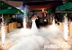 Gheata carbonica si artificii pentru dansul Mirilor - imagine 4