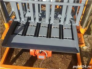  Vibroprese boltari borduri dale rigole  - imagine 5