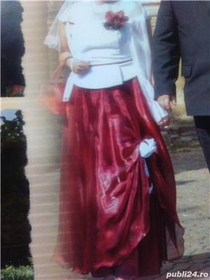 vand rochie deosebita