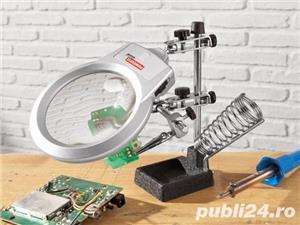 Lupa cu suport si lumina