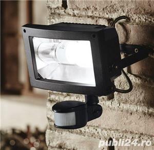 Proiector, reflector exterior cu senzor de miscare si bec economic