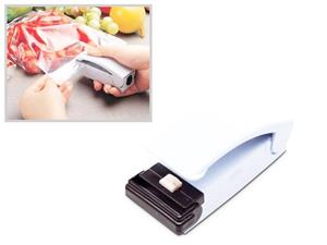 Aparat lipit pungi plastic functioneaza cu doua baterii sau acumulatori AA - imagine 4