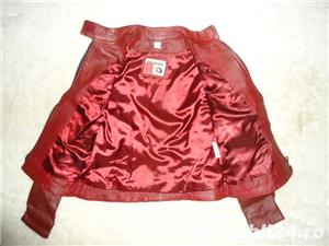 Geaca haina piele de dama maro grena nr 34 36 38  Pret 60 lei  2 buc 110 lei - imagine 3