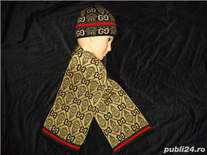 Set 2 in 1 barbati fular + fes made in italy bumbac gri / bej + negru + verde + rosu caciula  - imagine 5