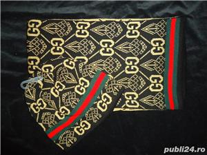 Set 2 in 1 barbati fular + fes made in italy bumbac gri / bej + negru + verde + rosu caciula  - imagine 3