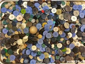 Nasturi de diferite marimi, modele si culori   - imagine 3