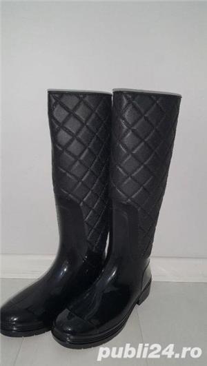 Cizme de ploaie, din cauciuc
