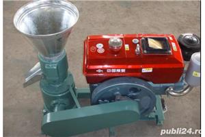 Presa peleti rumegus lemn, peleti cereale pentru furajarea animalelor, diesel.