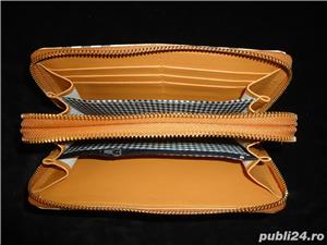 Portofel dama piele ecologica crem imprimeu 2 fermoare 17 compartimente  - imagine 2