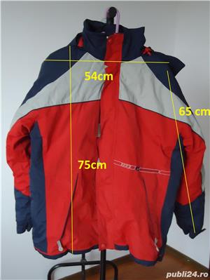  Geaca impermeabila cu gluga 