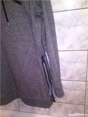 Vand Hanorac barbatesc Clockhouse by C&A Marime L,NouPret 55 roni,Are doua fermoare laterale. - imagine 4