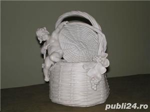 Vaza portelan, deosebita- Vintage