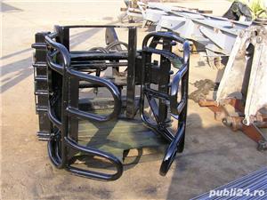 Furca baloti rotunzi/cilindrici pentru orice utilaj