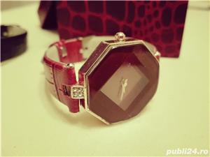 Ceas de mana dama culoare rosie model deosebit - imagine 4