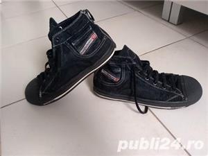 vand ghete sport Diesel ,produs calitate import,Mar.39