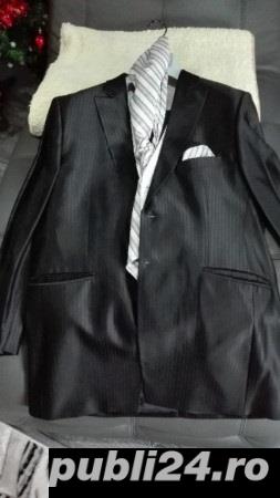 Costum barbatesc impecabil