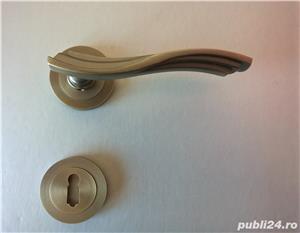 silduri usi River bronz - imagine 2