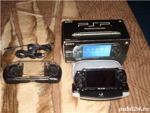 Sony PSP 12 jocuri Originale + un film nenumarate accesorii  consola la cutie (schimb) - imagine 3