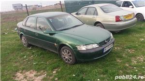 Dezmembrez Opel Vectra B 1997 1.8 benzina - imagine 2