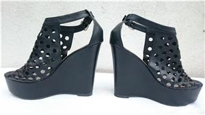 Pantofi de vara dama, sandale din piele cu platforma, marca Divine Follie, 25cm M 39 