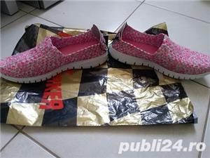 vand pantofi sport  NOI  calitate.