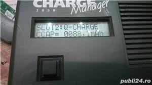 Incarcator acumulator universal inteligent