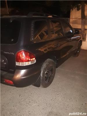 Hyundai Grand Santa Fe  - imagine 4