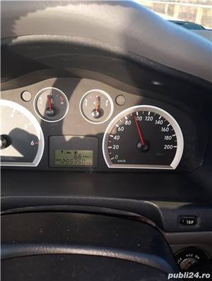 Hyundai Grand Santa Fe  - imagine 5