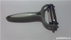 Taietor,curatator,feliaator multifunctional de 360 de grade rotativ pentru fructe                    - imagine 4