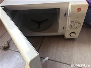  Cuptor microunde - imagine 3