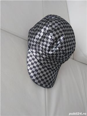 Vand sapca  ,noua,produs original,calitate,import.