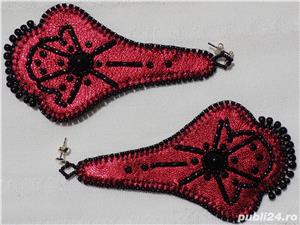 Cercei brodati pe piele - imagine 3