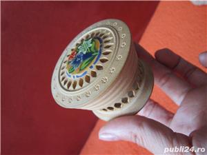 cutie bijuterii cu Floare de Colt,lemn cu decupaje fine miniatura Germania