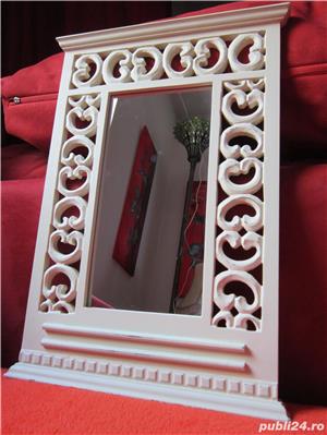 Oglinda rama lemn,Vintage ,model dantelat, Shabby Chic-un cadou inedit 