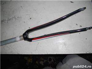 Furci de cursiera, din carbon