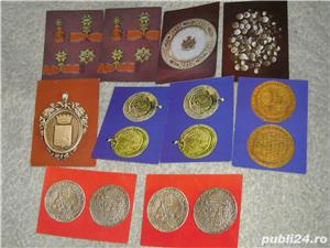 Vand carti postale vechi (intruchipeaza monede,medalii,actori,locuri pitoresti)