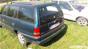 Dezmembrez Opel Astra F - imagine 3